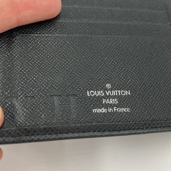 Authentic Louis Vuitton Taiga Portefeiulle Florin Bifold Wallet - Picture 13 of 17